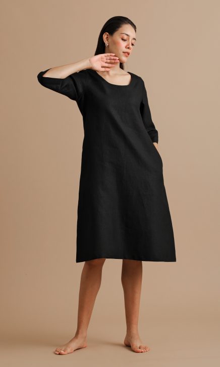 Of course I'm interested - Sleeveless front pleated pocket dress